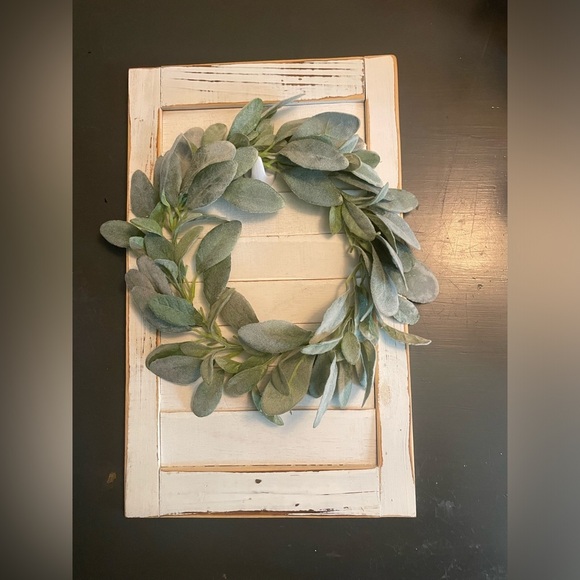 Country chic Green Holiday Wreath on small white wooden door about 12 inches - Picture 1 of 1